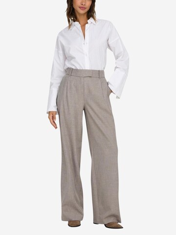 Wide leg Pantaloni con piega frontale 'Onllinda Hw Str Mel Pants Tlr Noos 15336761' di ONLY in grigio