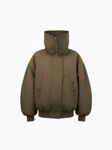 STILL ALIVE - Casaco de inverno 'High-Collar' em castanho: frente