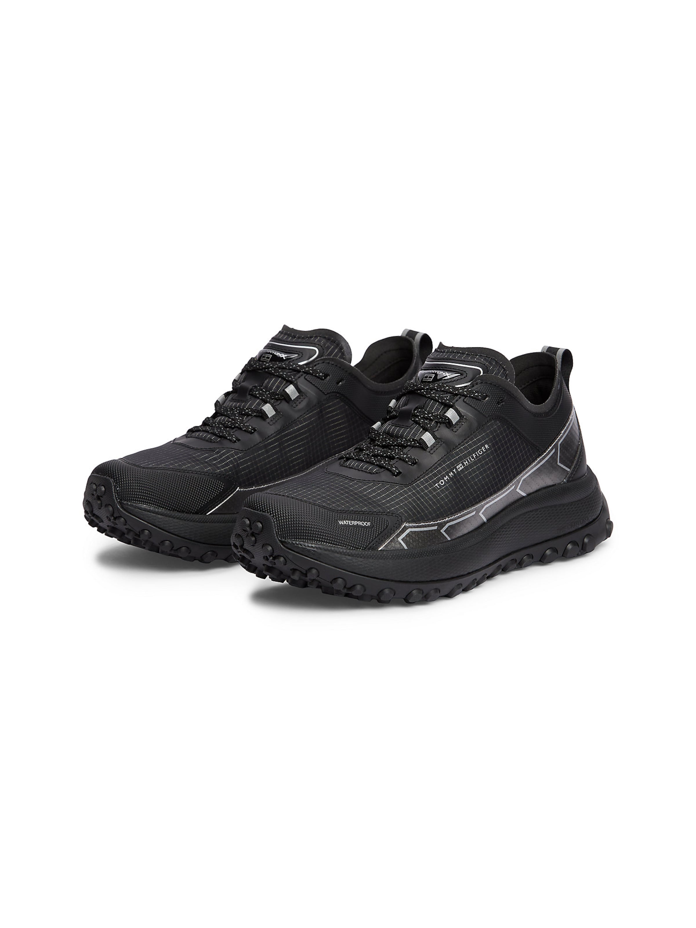 TOMMY HILFIGER Sneaker in Schwarz