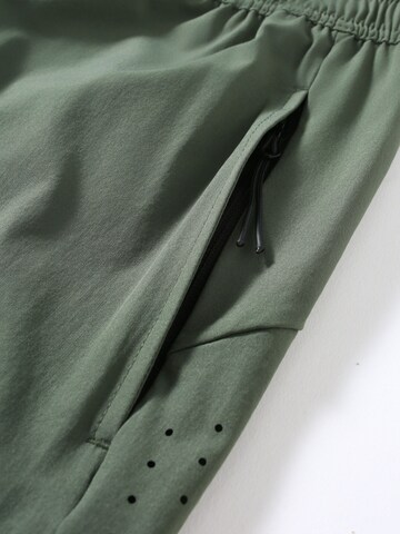 YOUTHUP Loose fit Workout Pants 'Sommerlauf' in Green