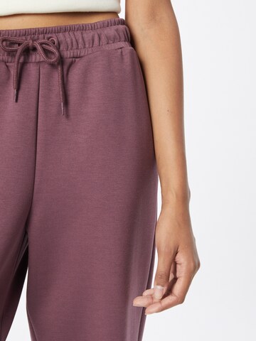 Effilé Pantalon de sport ONLY PLAY en violet