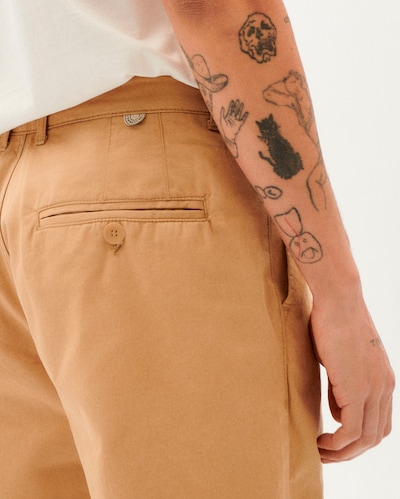 Thinking MU Pantalon chino 'Wotan' en camel, Vue avec produit