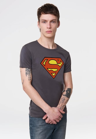 LOGOSHIRT Shirt 'Superman Logo' in Grijs: voorkant
