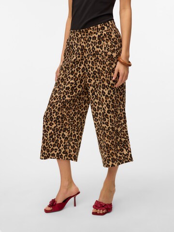 VERO MODA Wide leg Pleat-Front Pants 'VMCoco' in Brown: front