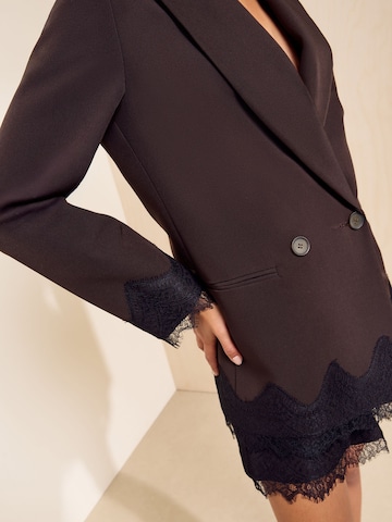Blazer di Friends Like These in marrone