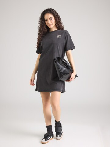 Hailys Mekko 'Di44nea' värissä musta