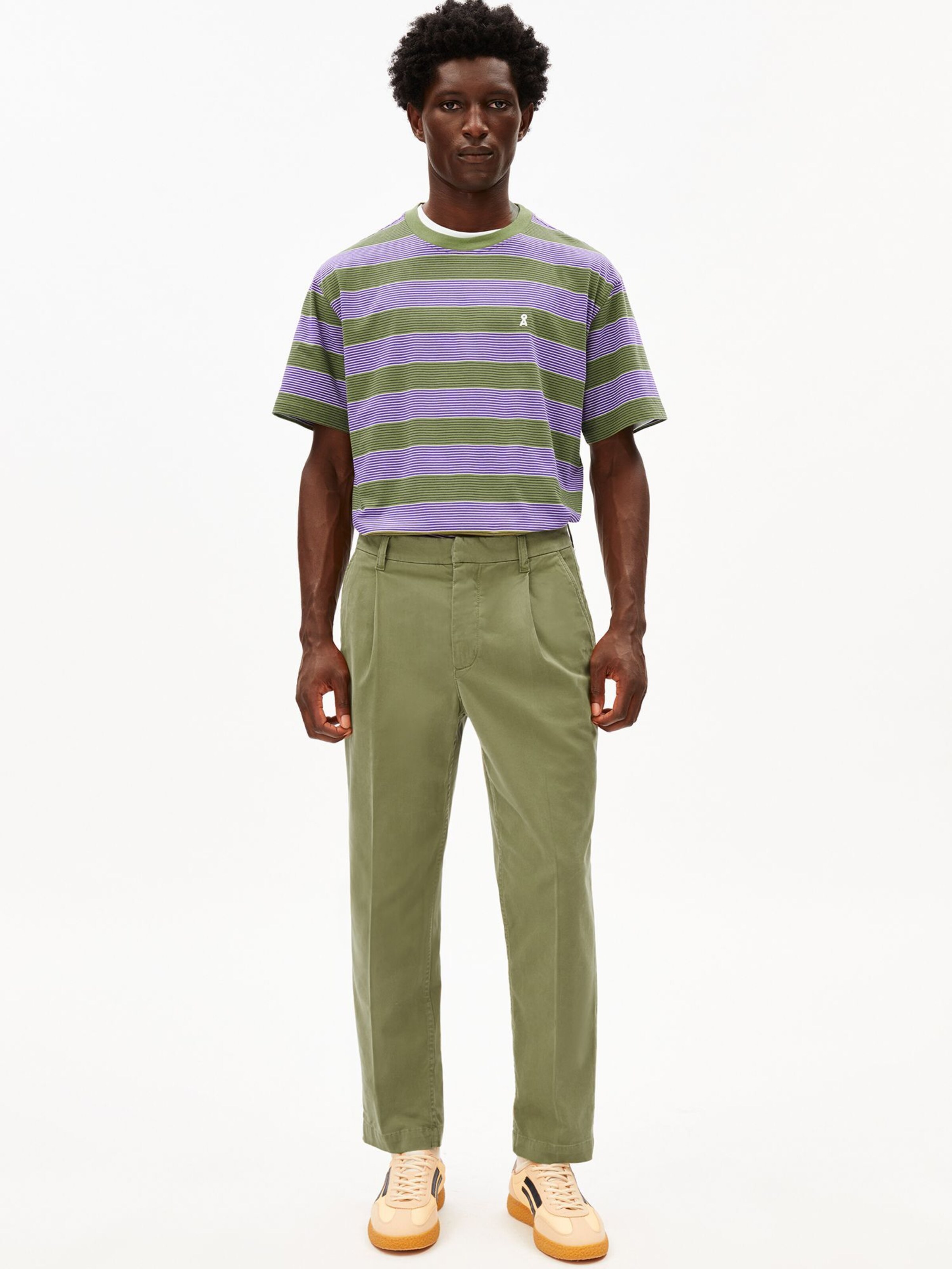 ARMEDANGELS Regular Trousers with creases in Green: front