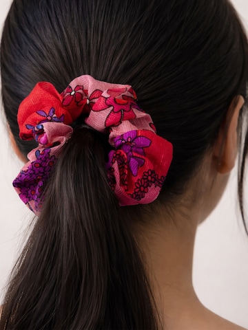 Introvertie VIENNA Haarschmuck‌‌‌ in Pink