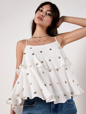 Apricot Top in White: front