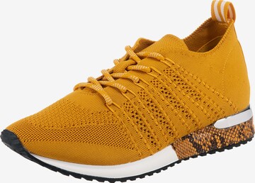 LA STRADA Sneakers in Yellow: front