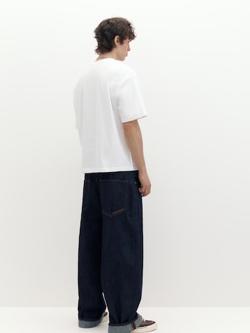 Tricou de la Pull&Bear pe alb