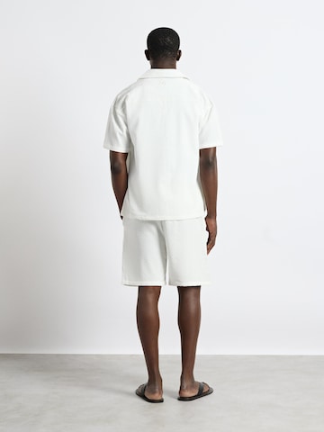 Burocs Regular fit Button Up Shirt in White