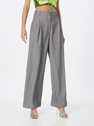 Wide leg Pantaloni con pieghe di Monki in grigio: frontale