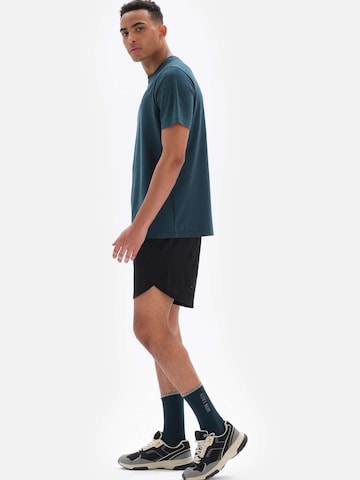 regular Pantaloni di Dagi in nero