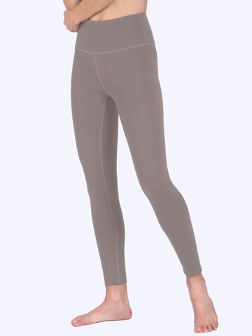 Magadi Skinny Workout Pants 'Lina' in Beige