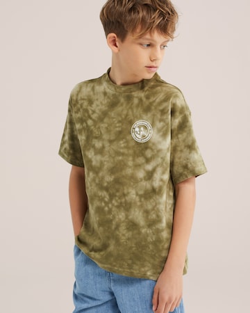 Tricou de la WE Fashion pe verde: față