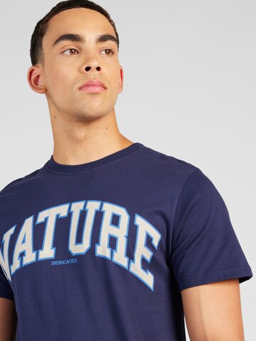 DEDICATED. Тениска 'Nature' в синьо