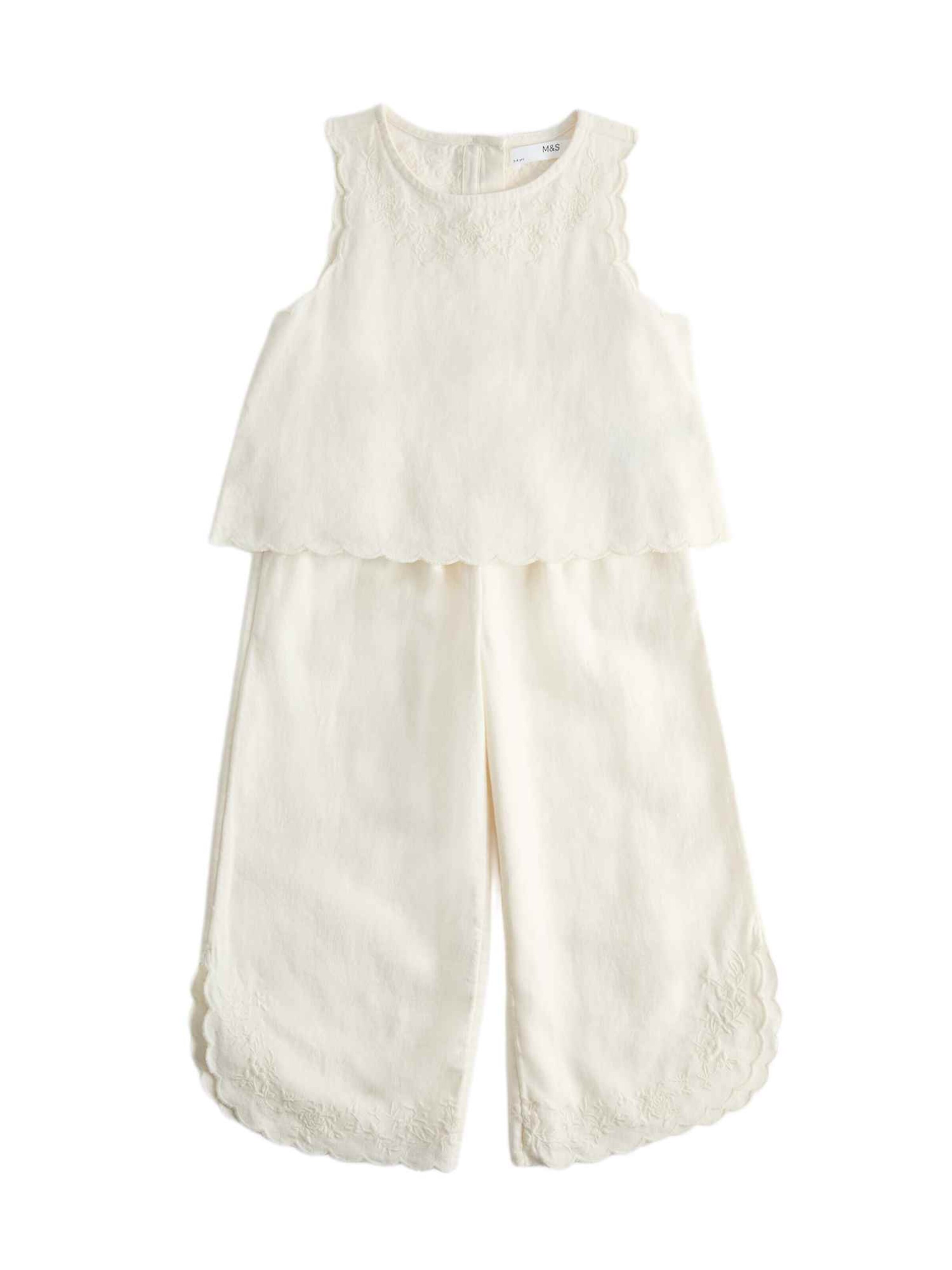 Marks & Spencer Set in Beige: voorkant