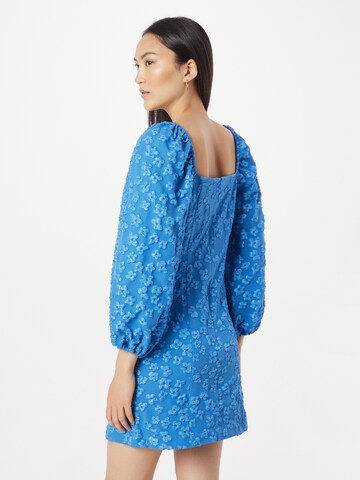 Robe 'Atira' modström en bleu