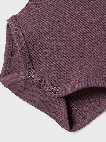 NAME IT - Pijama entero/body 'KAB' en lila