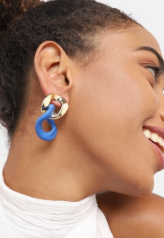 SOHI Earrings 'Monday' in Gold: front
