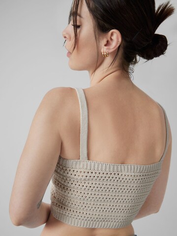 A LOT LESS Knitted top 'Lumi' in Beige