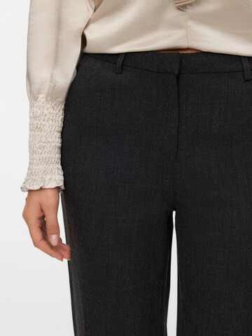 VERO MODA Regular Bandplooibroek 'ZAMIRA' in Grijs