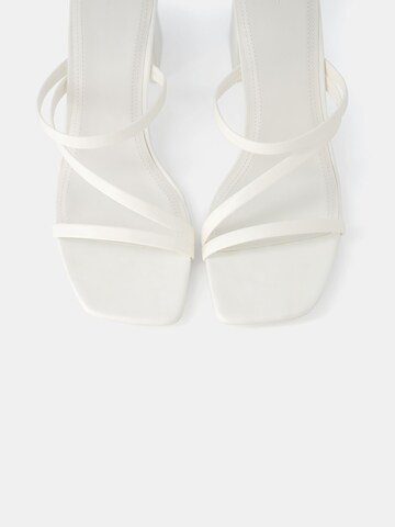 Mule Bershka en blanc