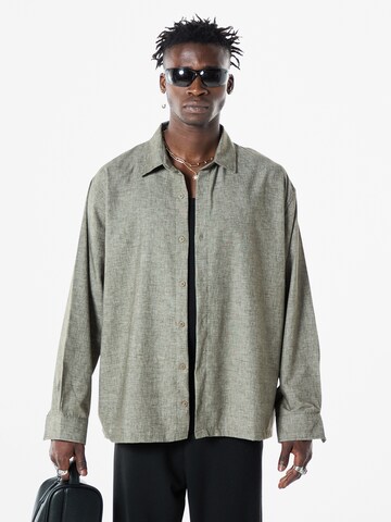 VAMOS CLO Button Up Shirt in Green: front