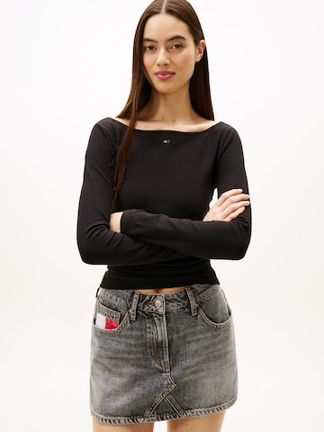 Tricou de la Tommy Jeans pe negru: față