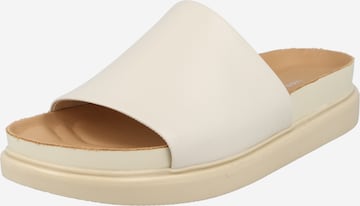VAGABOND SHOEMAKERS Mules 'ERIN' in White: front