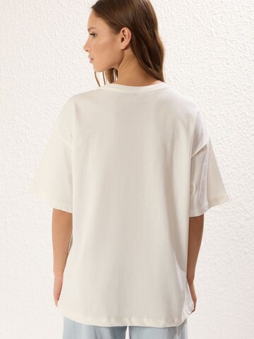 Trendyol Shirt in Beige