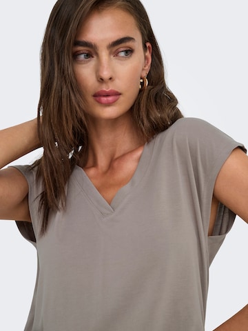 Maglietta 'ONLFREE' di ONLY in grigio