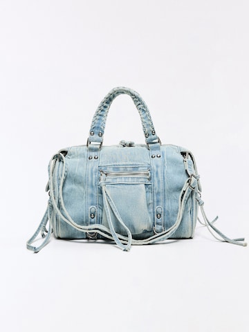 Poșete de la Bershka pe albastru: față