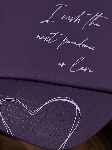 THE ODDS Cap 'I Wish The Next Pandemic Is Love Trucker Cap/ LMTD edition' in Purple