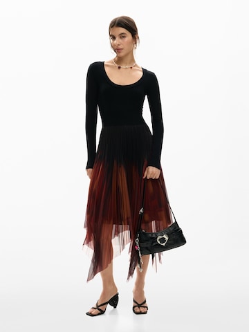 melns Desigual Adīta kleita