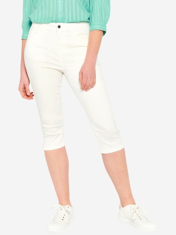 LolaLiza Slim fit Pants in White: front