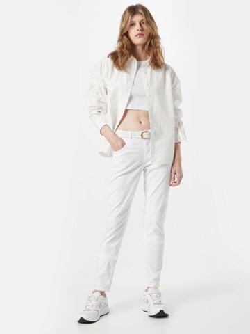 Coupe slim Pantalon MOS MOSH en blanc