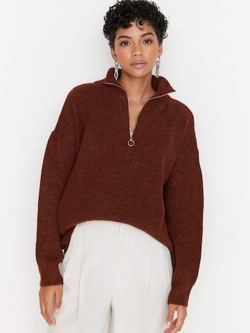 Pull-over Trendyol en marron : devant