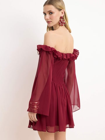 Trendyol Kleid in Rot