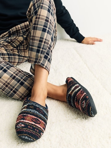 Next Тапки в Смешанный