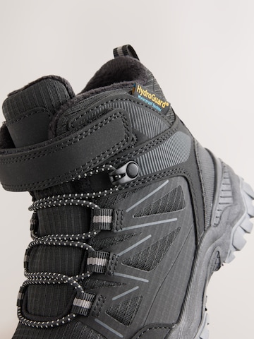 Next Boot in Black