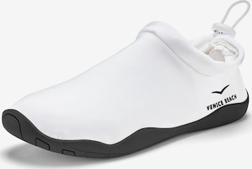 VENICE BEACH Beach & Pool Shoes in White: front