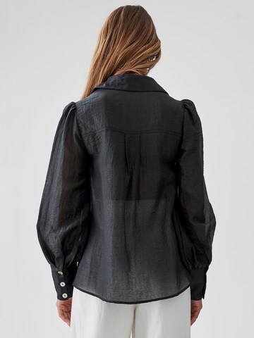 The Fated Blouse 'HAYES' in Black: back