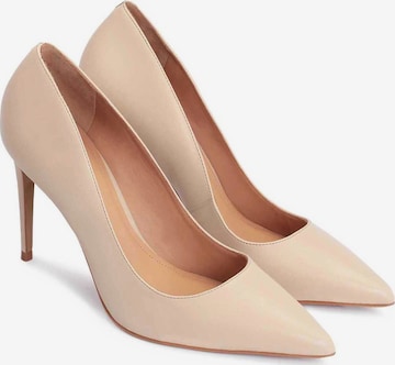 Kazar Pumps in Beige