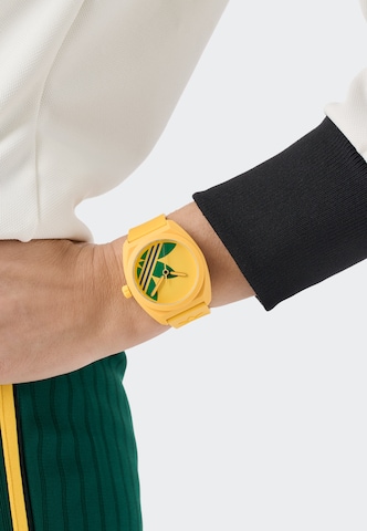 Montre à affichage analogique 'PROJECT THREE' ADIDAS ORIGINALS en jaune