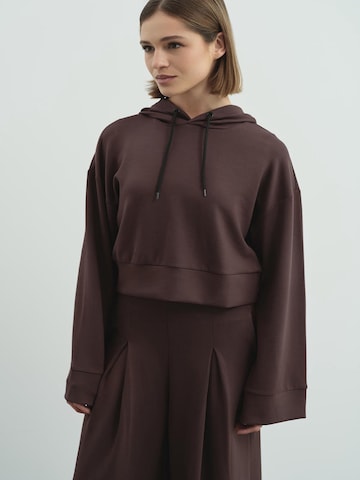 C&City Wide leg Pleat-Front Pants in Brown