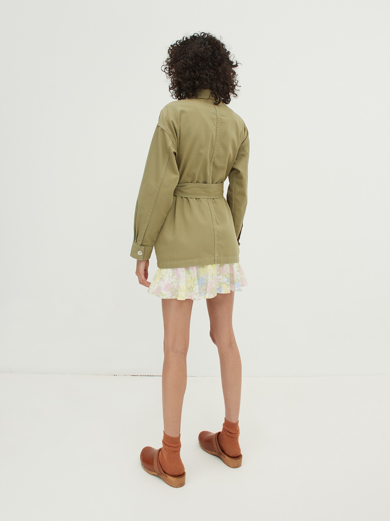 EDITED Produkte Jacke 'Rae' oliv