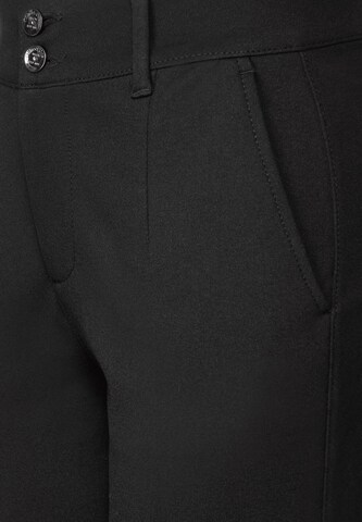 Regular Pantalon à plis STREET ONE en noir