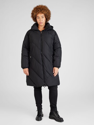 Manteau d’hiver 'CELANORDORA' Vero Moda Curve en noir : devant